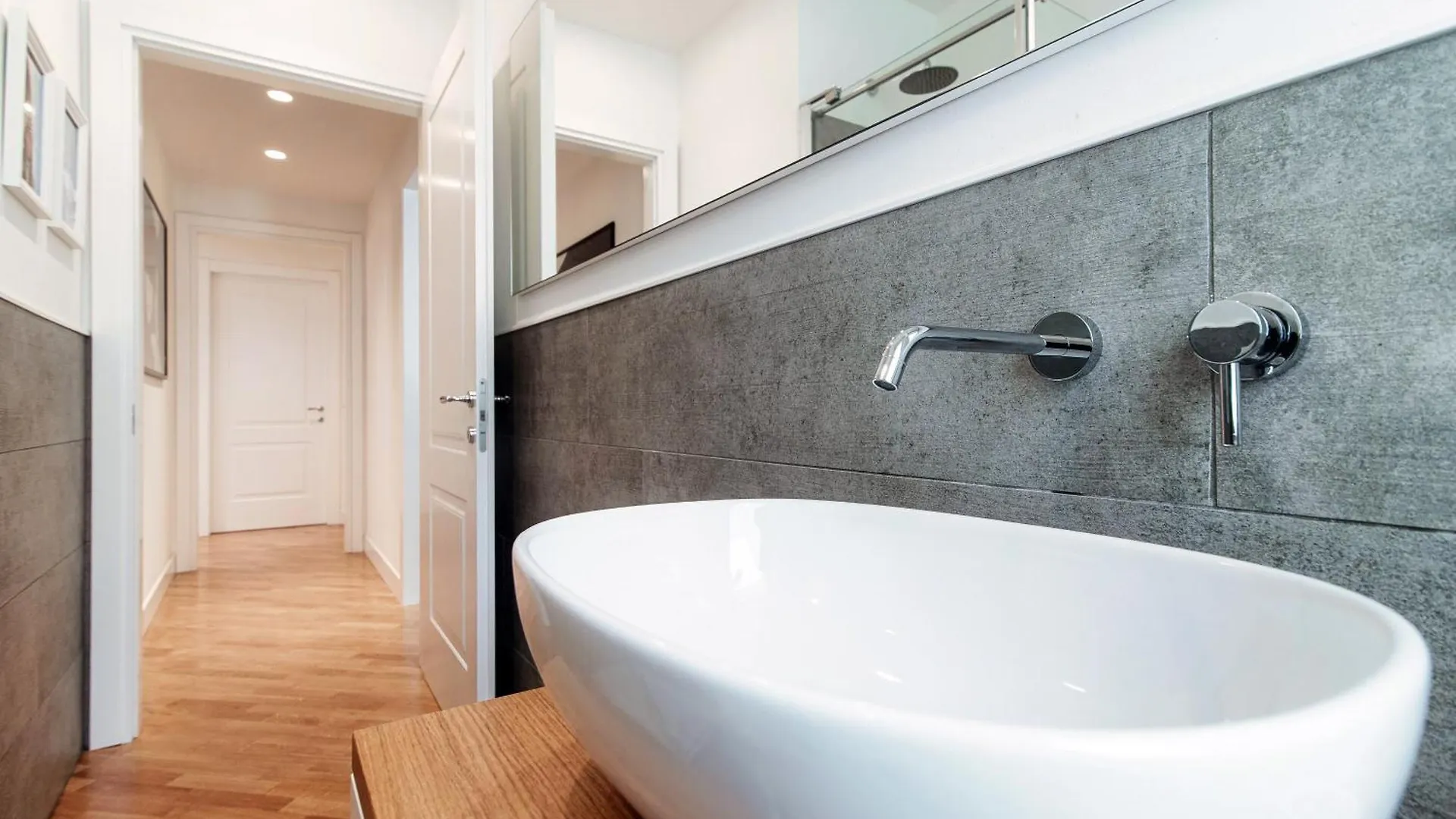 Lp Luxury Apartment - Downtown Como Italy